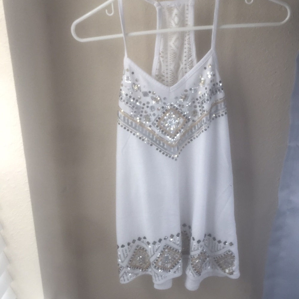 White top with sequels